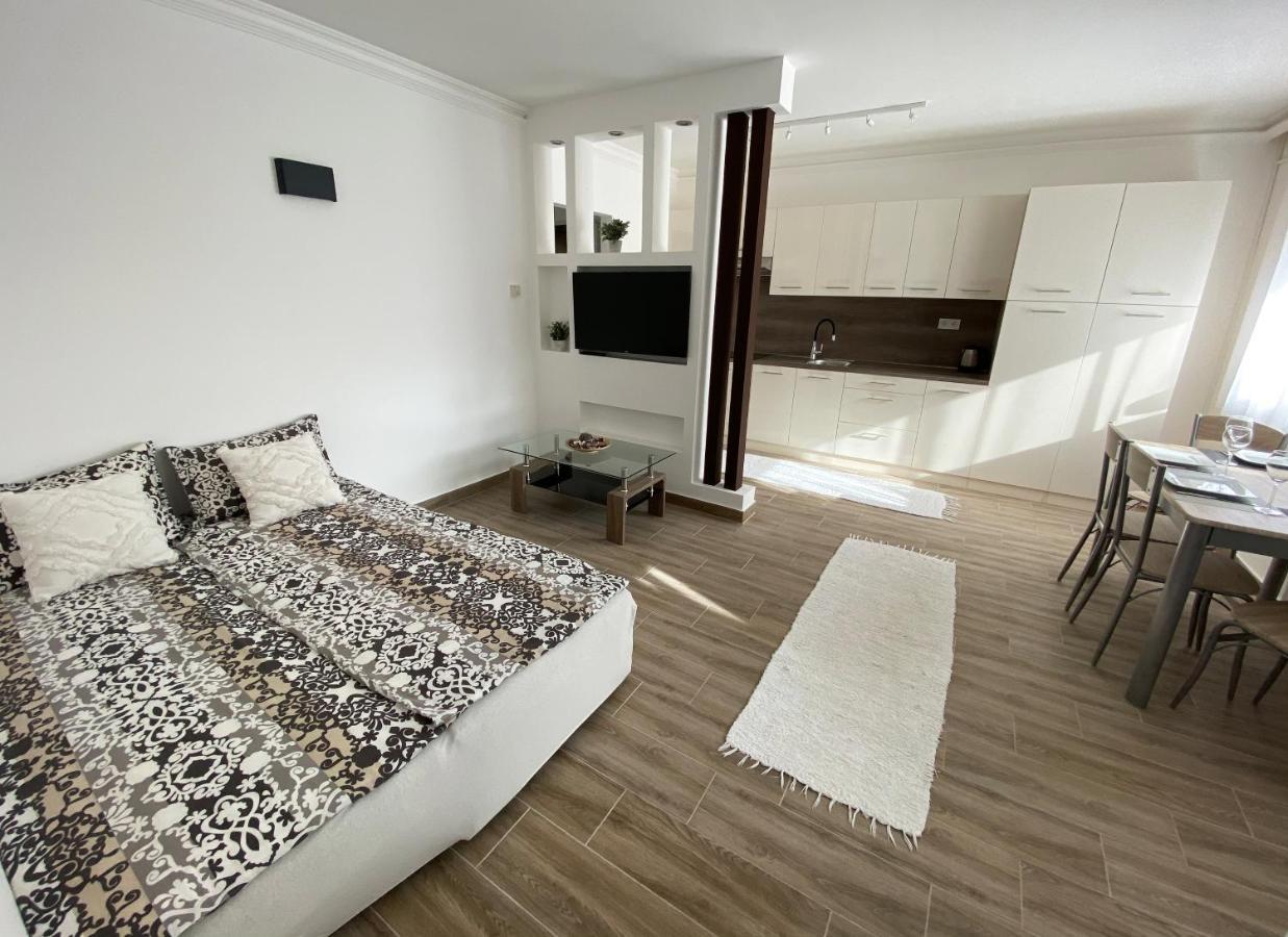 Andrea Apartmanok 2 Hajduszoboszlo Luaran gambar